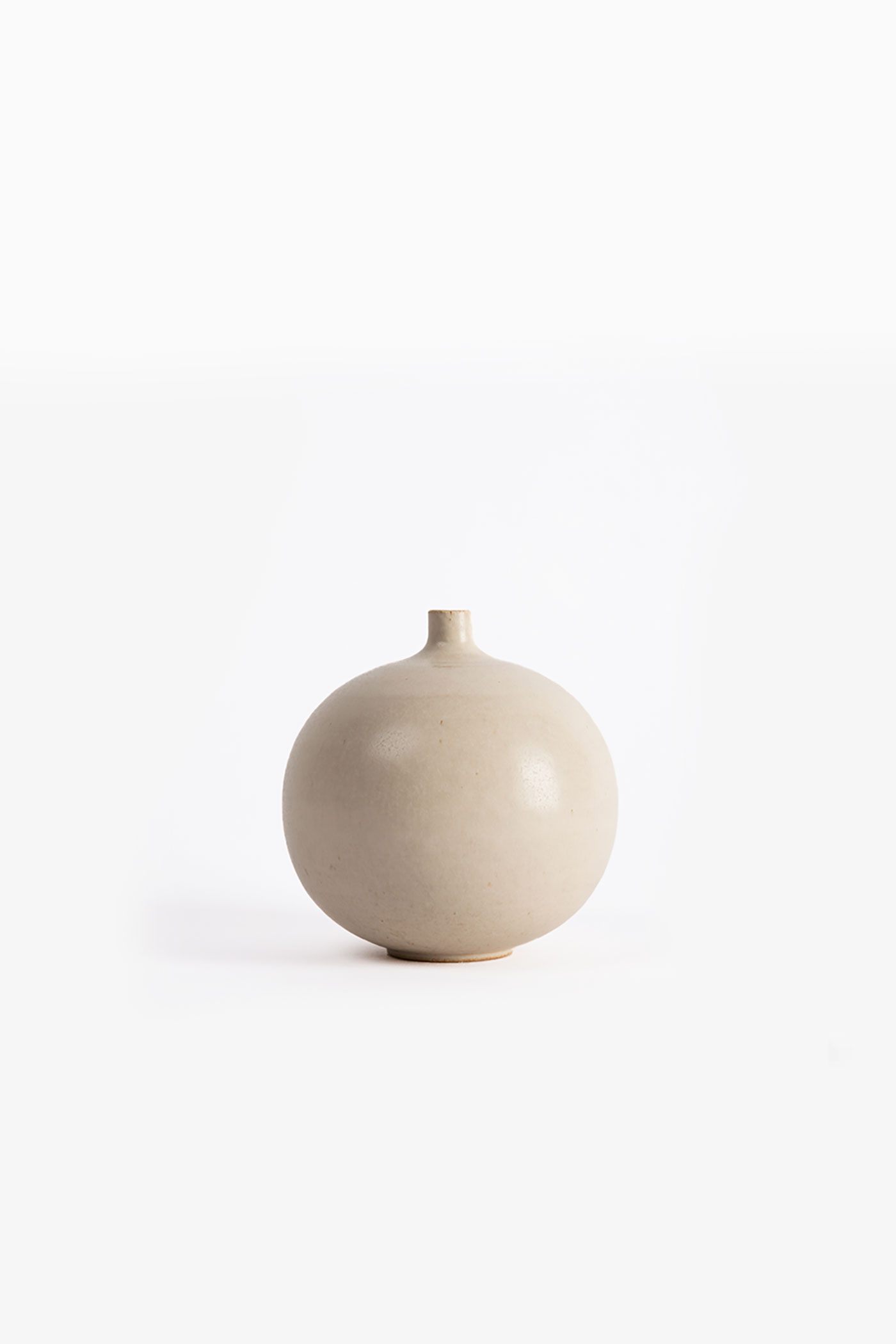 Paradisverkstaden | Small Globe Vase Oat